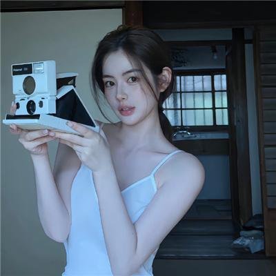 隔楼女孩：我们之间的层距
